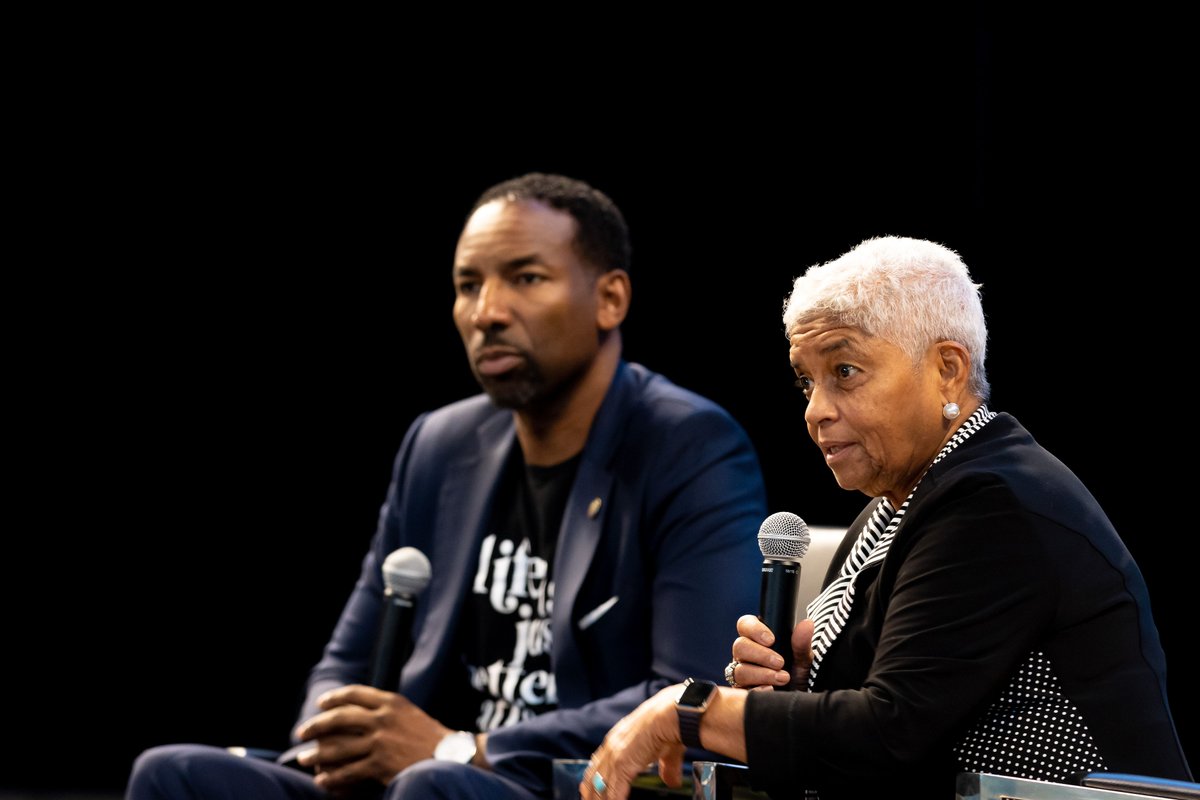 CVCofAtlanta's tweet photo. Attendees enjoyed a keynote panel with The Honorable @andreforatlanta ; The City of Atlanta’s 58th Mayor, The Honorable Shirley Franklin and award-winning journalist @waberosescott , host of WABE 90.1 FM’s Closer Look.

@rankstudios 
 @ote 

#CVCATLANTA25 #CVCIMPACT30  #ATLANTA https://t.co/L1w8tyjozG
