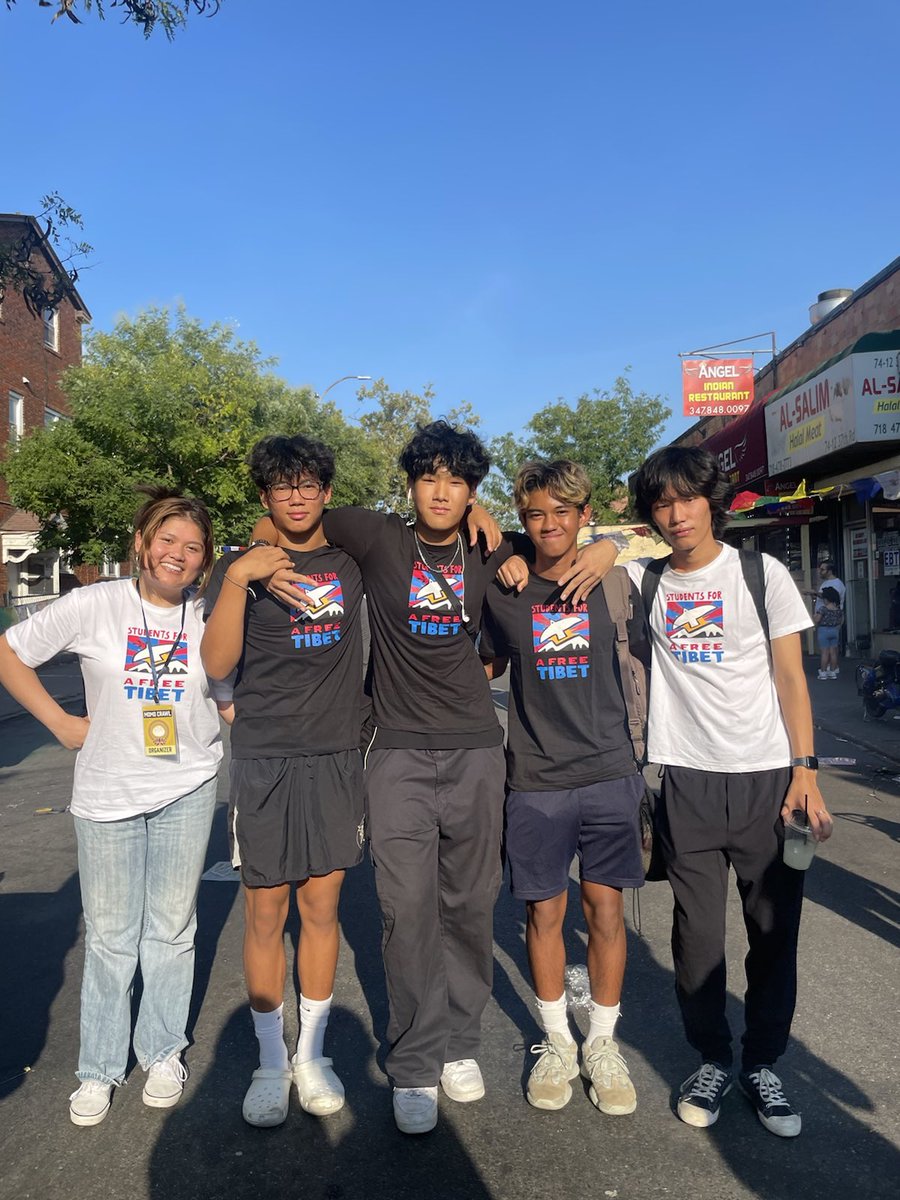SFTHQ's tweet photo. The newest members of our community chapter of SFT New York/New Jersey. This is the future ✊🏽💯 #MomoCrawl #Community #Queens https://t.co/zrO1nb4bcX