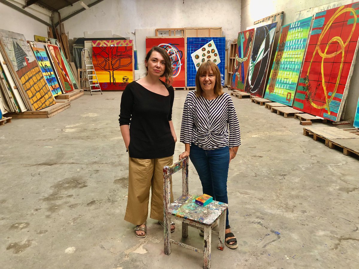 Ha sido estupendo entrevistar a <a href="/LamasMenchu/">Menchu Lamas</a> para <a href="/elcultural/">El Cultural</a>. Hemos hablado sobre bailar la pintura, Rothko, cuando se termina un cuadro y sobre su próxima expo en <a href="/musacmuseo/">MUSAC</a> que va a ser expansiva, como si entraras en un útero o en una cueva. 📸: #EstebanPalazuelos