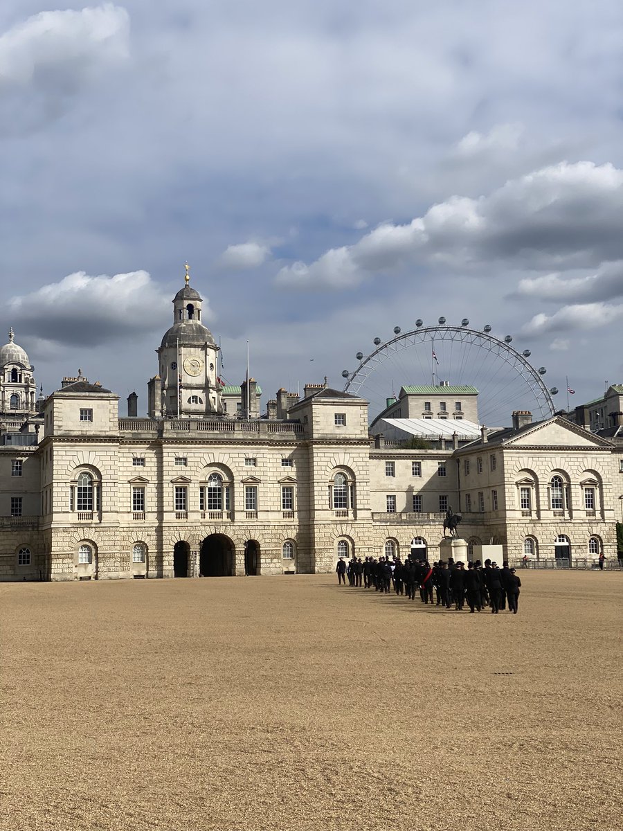 Brick_Cop's tweet photo. In the words of the very wise @paddingtonbear; “Ma’am, thank you for everything.”

A day that I will never forget.

Now for some much needed sleep 😂 #queensfuneral #ThinBlueLine #QueenElizabethII ☺️💯🇬🇧🚨 https://t.co/e2ObpjIr9O