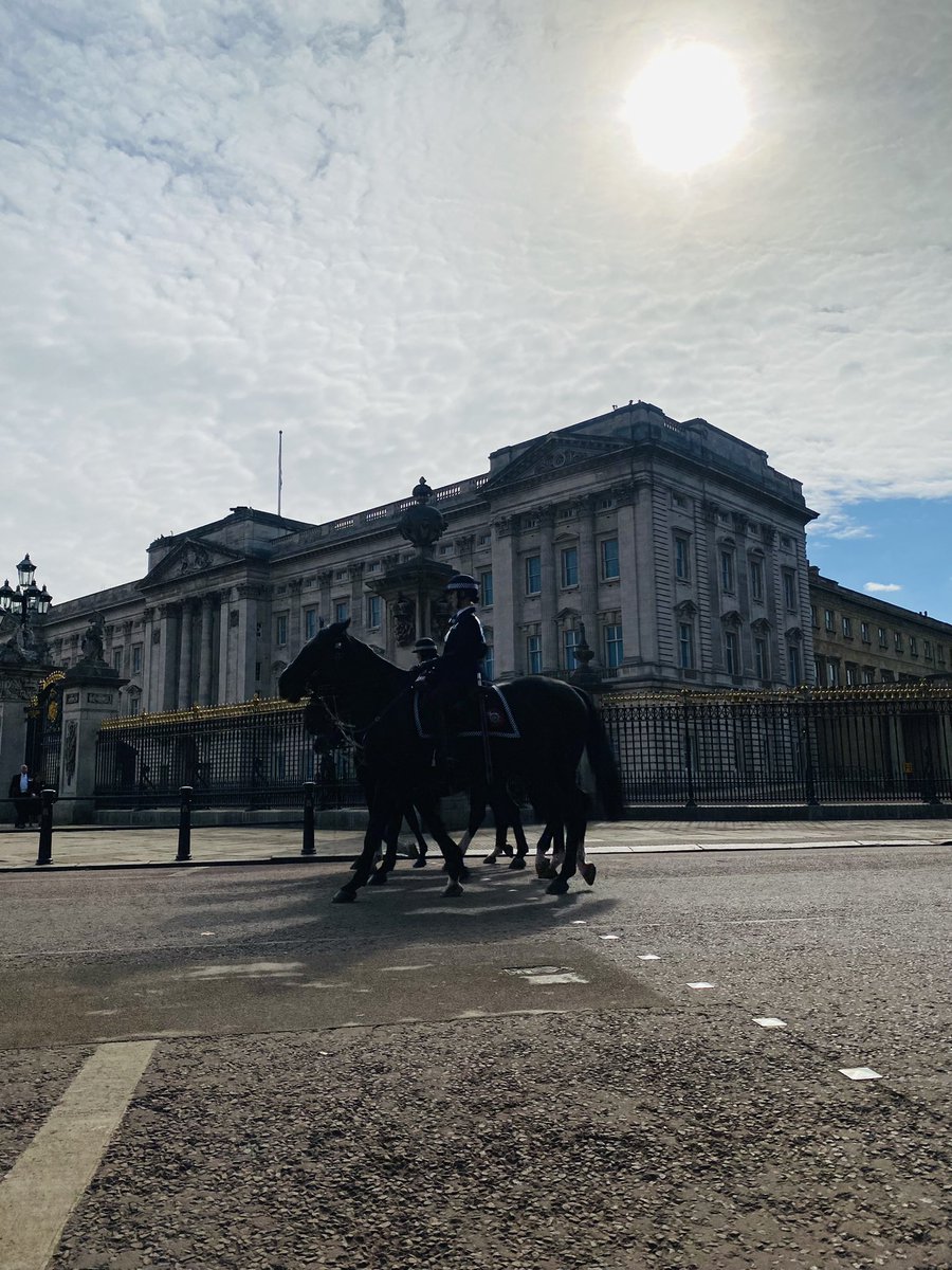 Brick_Cop's tweet photo. In the words of the very wise @paddingtonbear; “Ma’am, thank you for everything.”

A day that I will never forget.

Now for some much needed sleep 😂 #queensfuneral #ThinBlueLine #QueenElizabethII ☺️💯🇬🇧🚨 https://t.co/e2ObpjIr9O