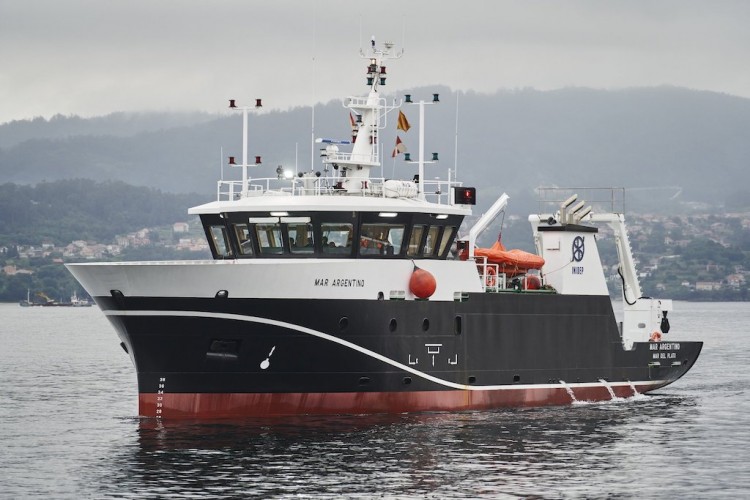 LA ARGENTINA NO DEBE AUTORIZAR IMPORTACIÓN DE BUQUES de Estados q subsidian la pesca a distancia o realizan PESCA ILEGAL, tal es el caso de España, China, Taiwán, Corea del Sur, el Reino Unido, etc. en Malvinas y s/los rec migratorios originarios de ZEE @CancilleriaARG <a href="/INIDEPMdq/">INIDEP</a>