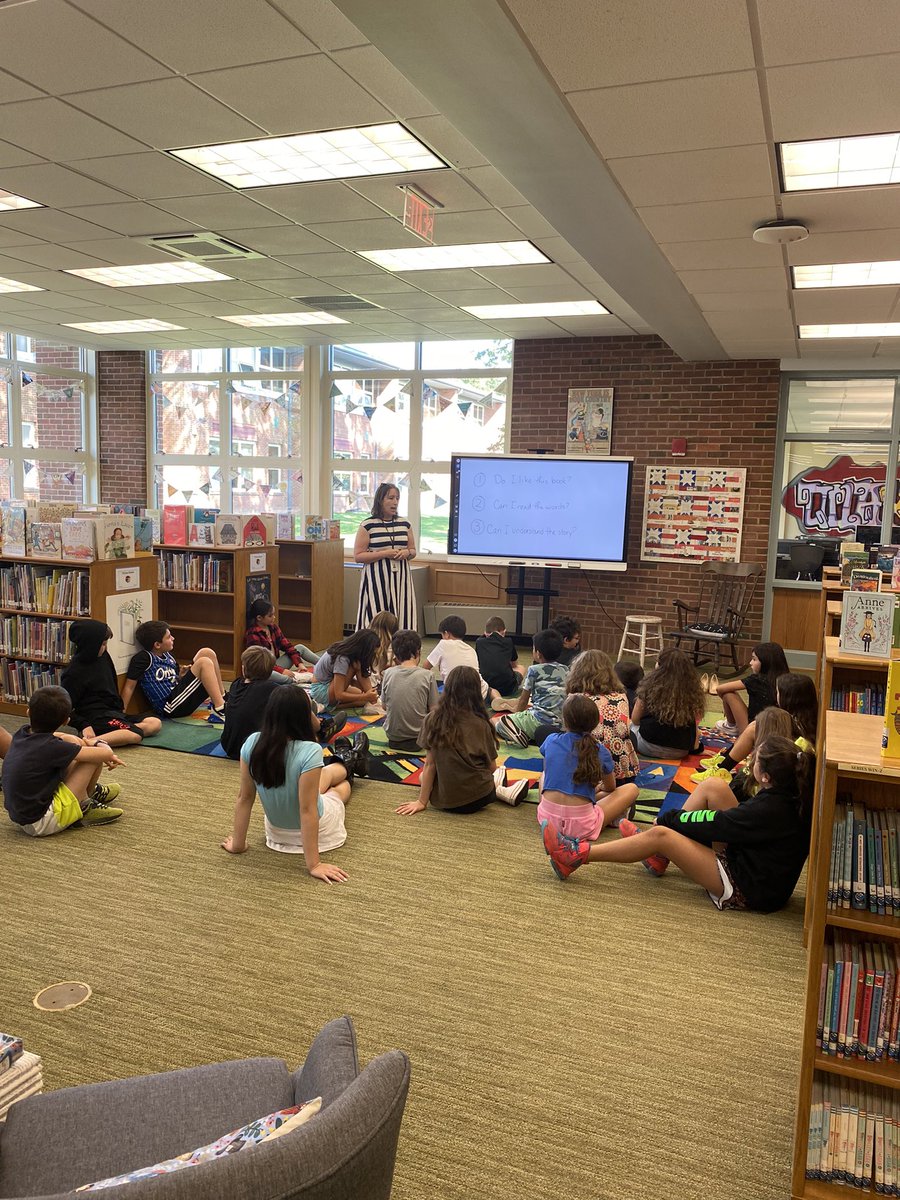 QRS_Marty's tweet photo. Thank you Ms. Byrnes for teaching us about choosing just right books! #qrspride https://t.co/8z2EVIdiLR