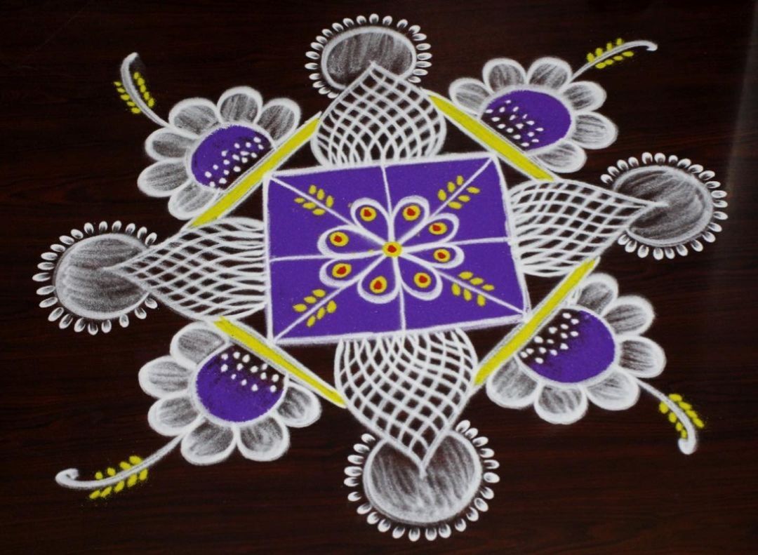 RangoliDesignss's tweet photo. Easy Rangoli Design Purple Flower by Suneetha
https://t.co/Udauzgkeay
#rangoli #rangolidesign https://t.co/tCDifHm8rO