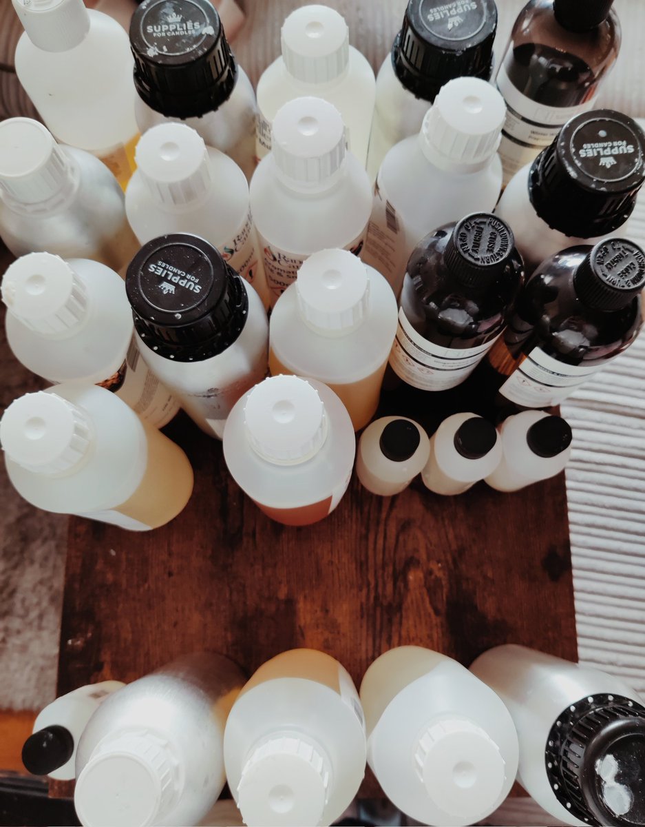 Exciting day here at Le Grá HQ. We finally narrowed down our 4 Christmas scents for this festive season! 
But not to worry, all other scents will be available in our Advent Calendars here: bit.ly/3LtWKt1