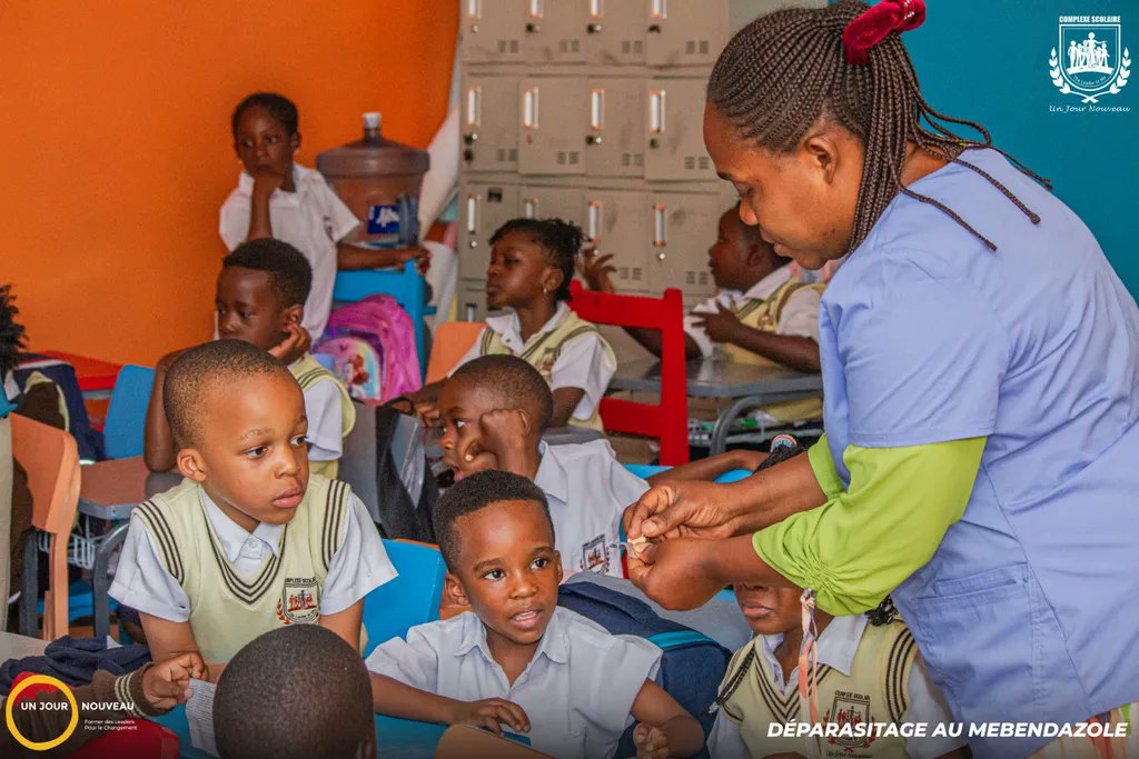 UJN_Asbl's tweet photo. En vue de contribuer à l'amélioration de la santé de nos leaders, le Complexe Scolaire Un Jour Nouveau à travers son infirmerie a procédé ce lundi 19 Septembre au déparasitage des enfants au Mebendazole. Ceci pour leur protéger contre les vers intestinaux.
#UnJourNouveau
#csujn https://t.co/JLK9Odw0nE