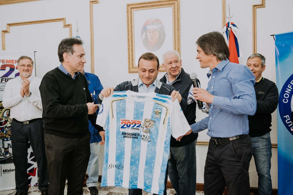 gobmisiones's tweet photo. Se realizó la presentación oficial del Mundial de Futsal Femenino 2022. La competencia se llevará a cabo en la provincia del 12 al 18 de noviembre en los estadios de #Montecarlo, #Oberá, #Posadas, #PuertoRico y #Wanda. https://t.co/yqkH1Fk0q1