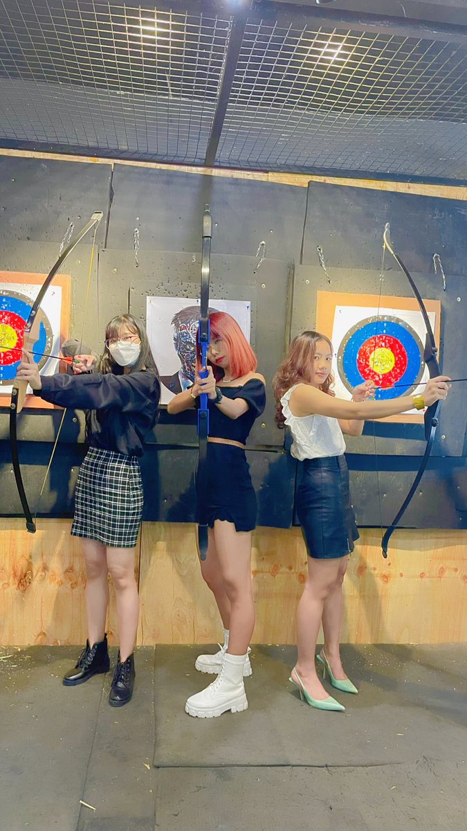 MaryNoenoe's tweet photo. Happy Monday 🖤🎯 https://t.co/iJUOWR81VB