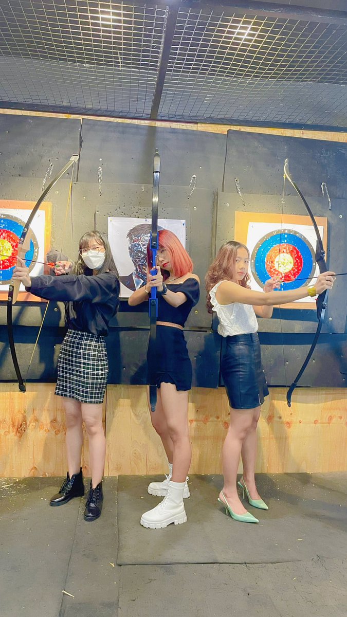 MaryNoenoe's tweet photo. Happy Monday 🖤🎯 https://t.co/iJUOWR81VB