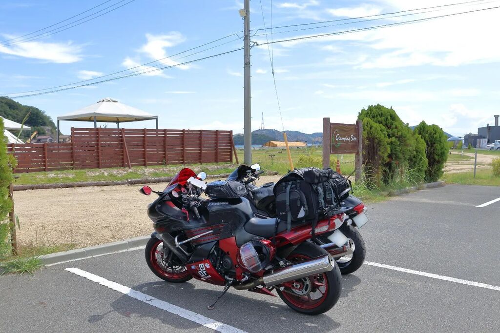kaba_nosuke's tweet photo. グランピングシリーズラストー
翌朝はたまの湯に入ってから帰宅・・・家帰るまでにまた汗かいたんですけどね！！

#zx14
#zzr1400 
#ninja
#kawasaki
#gsx1300r
#hayabusa
#隼
#キャンプツーリング
#夫婦ライダー
#グランピング
#granping
#たまの湯
#たまの湯キャンプ場 https://t.co/ewBNRz8qia