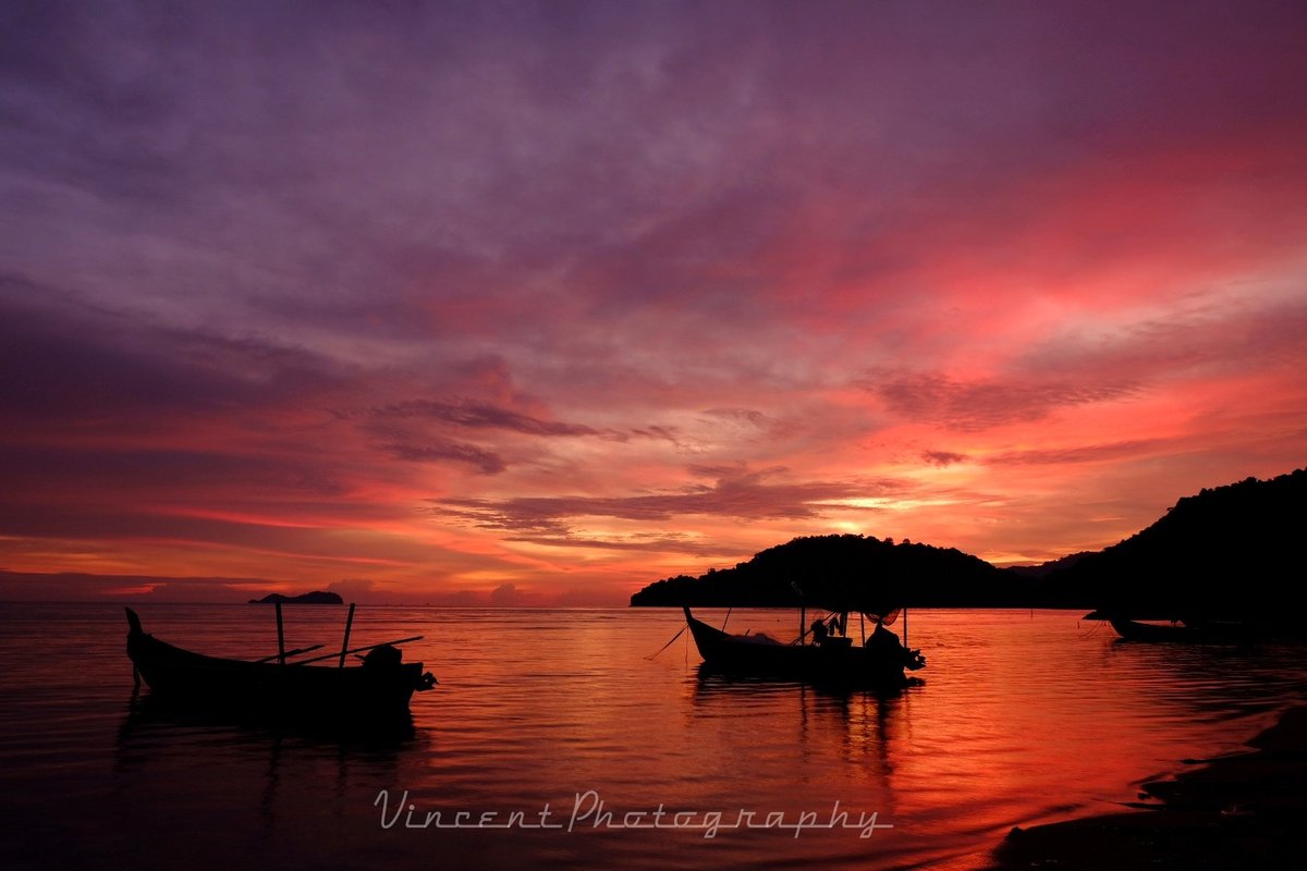 Today colorful &amp; beautiful sunset.

#nftphotographer 
#sunset
#photography