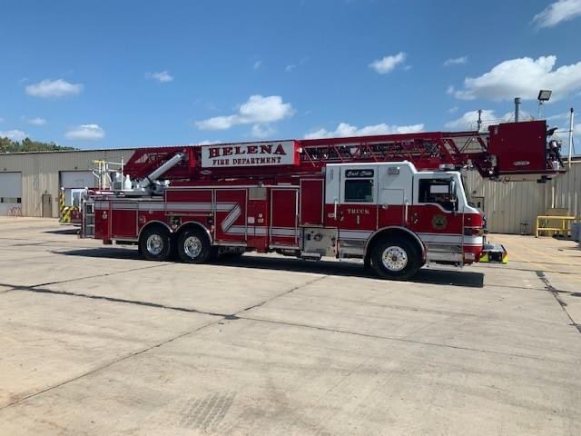 HughesfireHFE's tweet image. 𝕊𝕟𝕖𝕒𝕜 ℙ𝕖𝕖𝕜 of #HelenaFireDepartment (MT)'s new #Pierce 100' Velocity PUC Platform Aerial! The #HelenaFire team was recently at Pierce for the final inspection. We are excited to get this unit to Montana and in service!
#FireFightersChoosePierce #PerformLikeNoOther