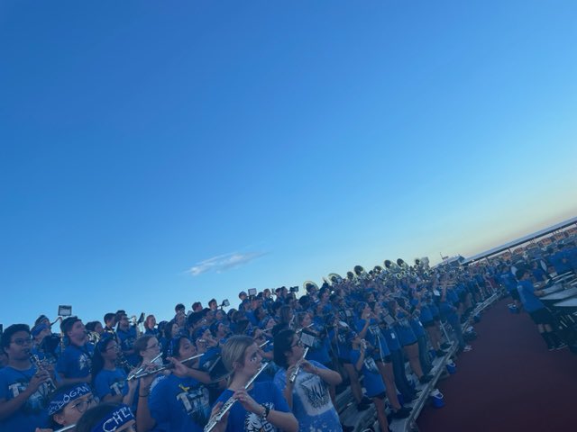 BarbersHillMSN's tweet photo. BHMSN 8th grade Band students performed at the Varsity Football game.        💙🦅💙 https://t.co/eQOCFR8PvO