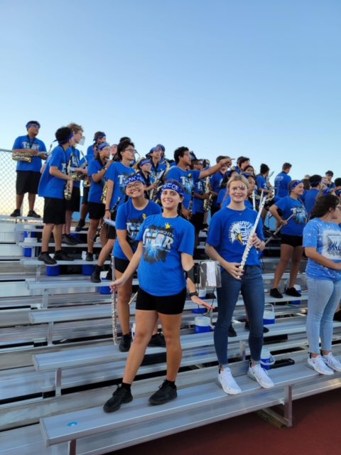 BarbersHillMSN's tweet photo. BHMSN 8th grade Band students performed at the Varsity Football game.        💙🦅💙 https://t.co/eQOCFR8PvO