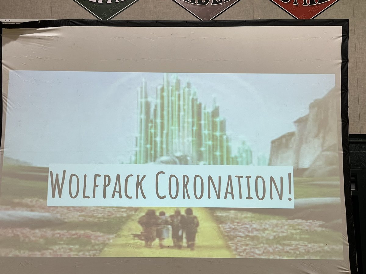 ParkWolfpack's tweet photo. Homecoming Coronation! Congrats to this year’s royalty and monarchs! Great representatives of Park HS! #TheresNoPlaceLikeHomecoming https://t.co/yqbw4JS1Y6