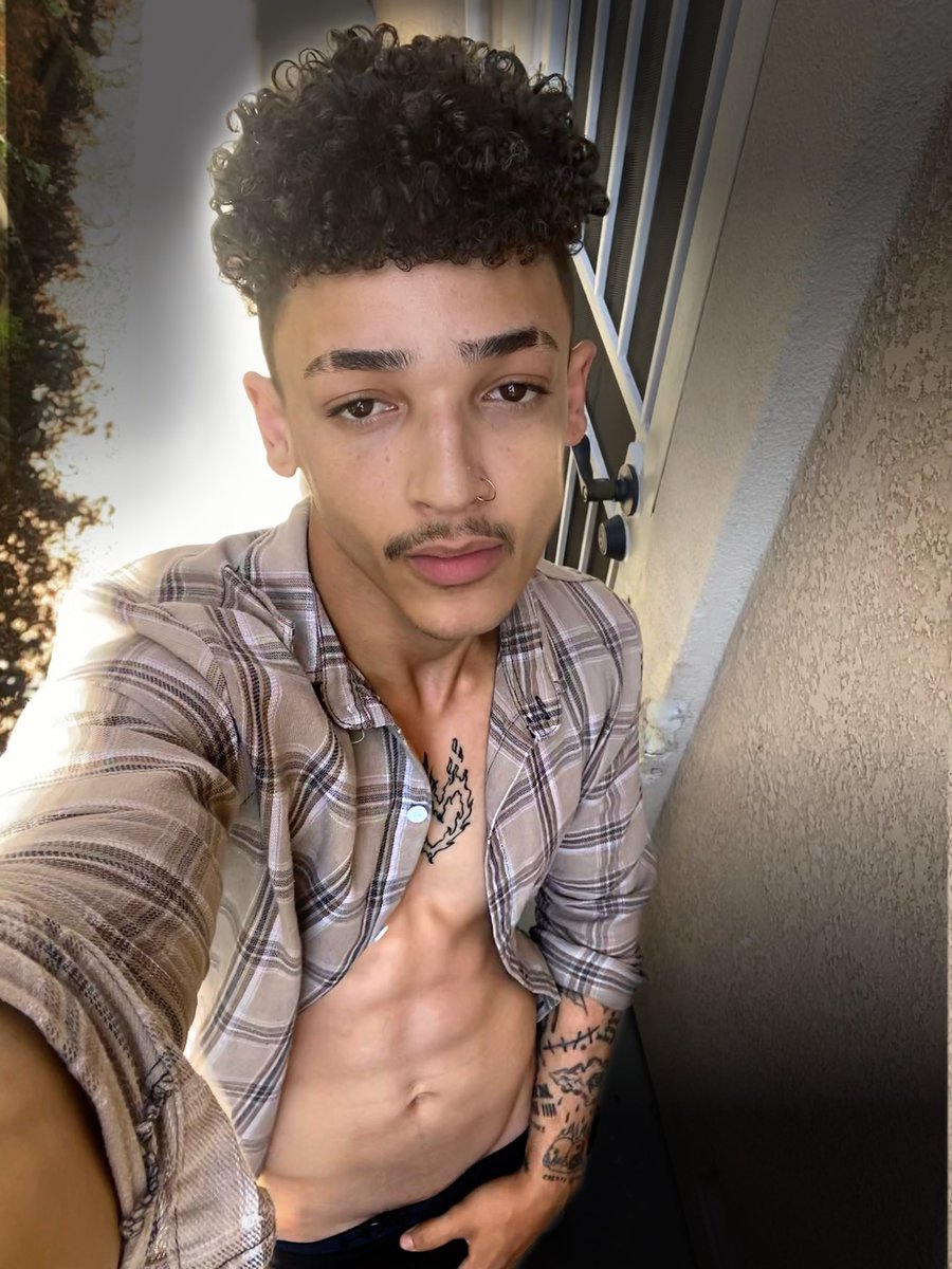 jaaygrimey's tweet photo. I gotta crush on you🥴Do you have one on me? Check ✅for Yes ❌For no   https://t.co/wCwwUHcs0R https://t.co/k9OwsT4ueS