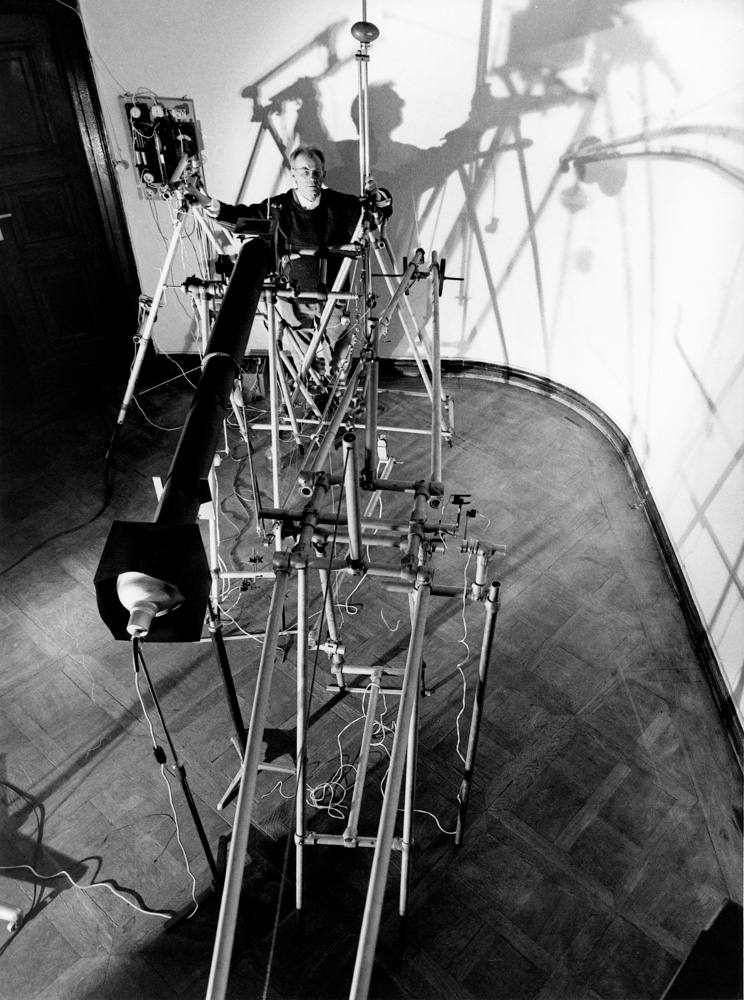 elementumart's tweet image. “Taking a line for a walk&quot; is a quote by #PaulKlee, and #HeinrichHeidersberger walked lines of light with the help of a complicated self-built machine, the #rhythmograph; inspired by the curve making devices of Jules Antoine Lissajous. 

Historical NFTs 
22 Sep. 2022 on elementum