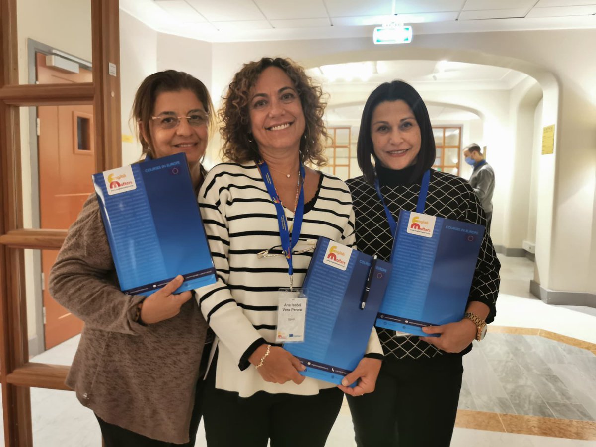 CeipAraya's tweet photo. Day 1: Welcoming committee and programme of the course.Registro, presentación, organización e información de las actividades del programa @cepsantacruz @colegioelcabo @OPEECanarias @sepiegob @EducacionCan #CLFutureClassroom https://t.co/HYaSzmSJFf