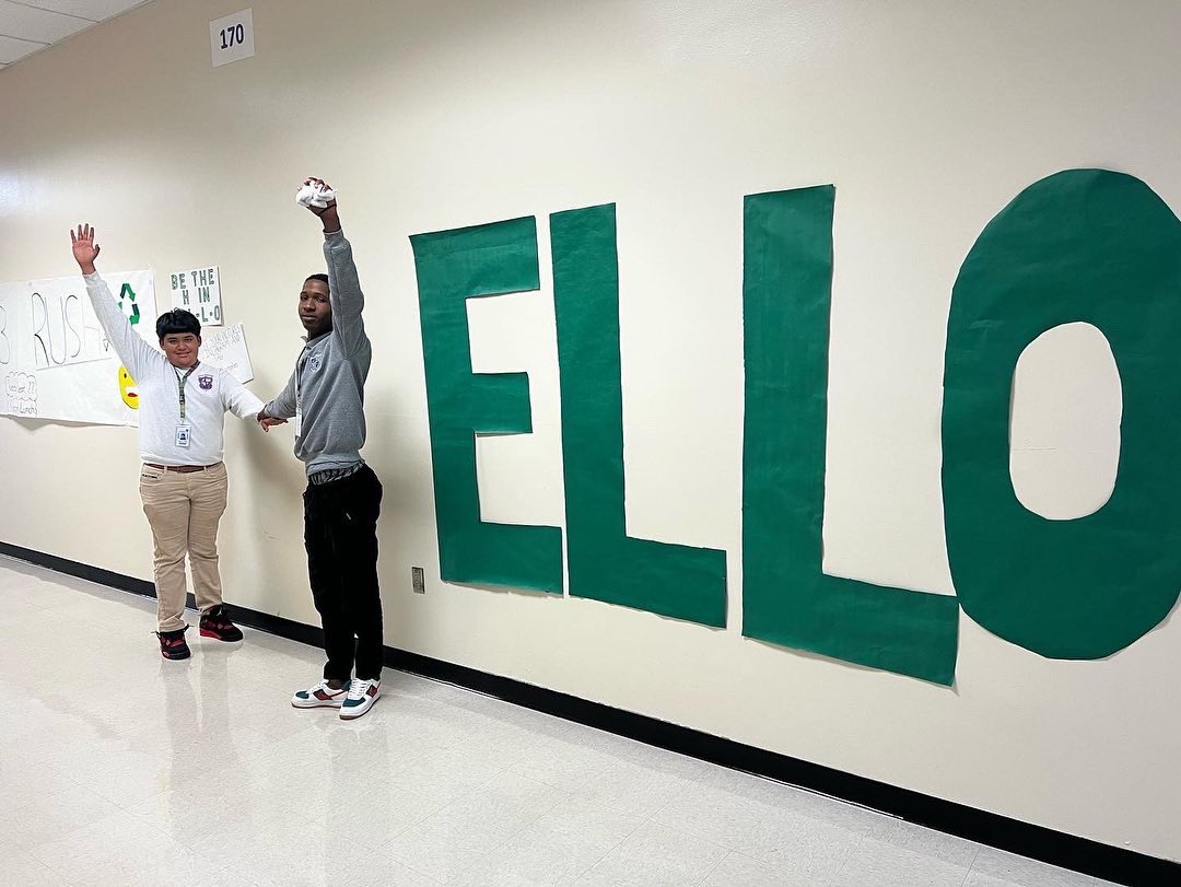 AEHS_OCPS's tweet photo. Acceleration East is ready to #StartWithHello. Be the ‘H’ in Hello #AEHS #AbovEtherest @OCPScounselors https://t.co/ZnofYxMIkJ
