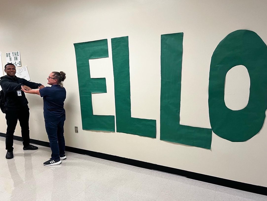 AEHS_OCPS's tweet photo. Acceleration East is ready to #StartWithHello. Be the ‘H’ in Hello #AEHS #AbovEtherest @OCPScounselors https://t.co/ZnofYxMIkJ