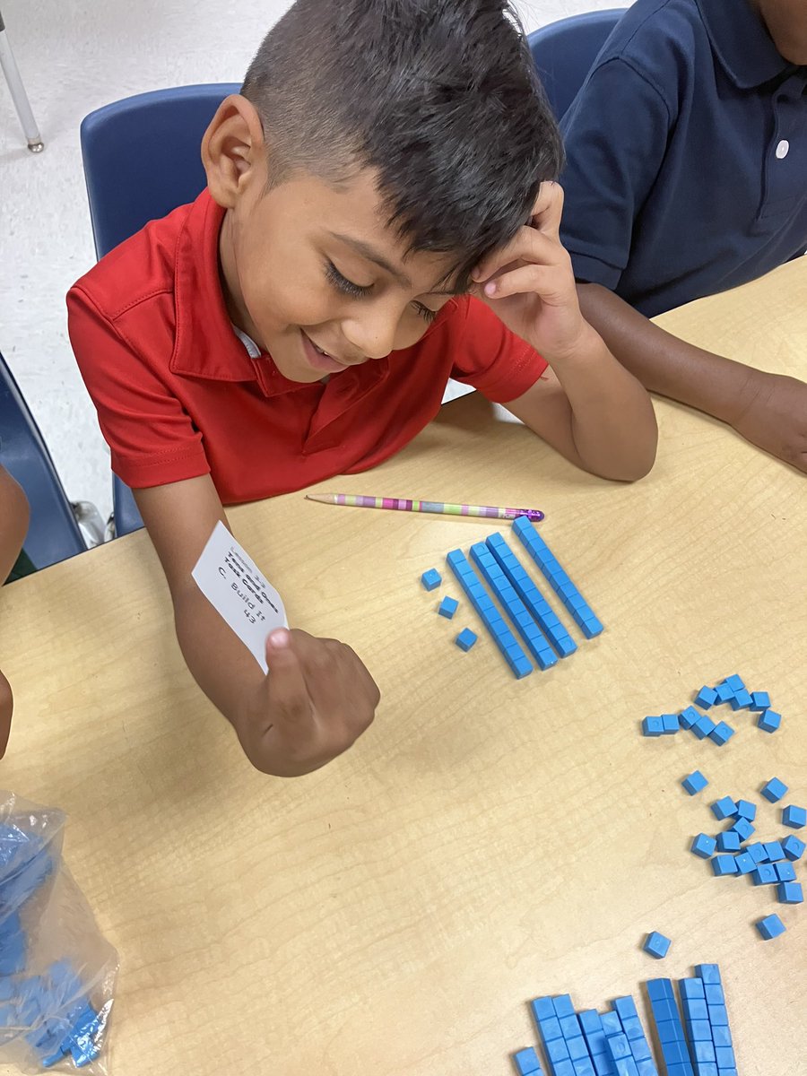 MsMostlyWright's tweet photo. Look at these first graders building 2 digit numbers with base ten blocks 🤩 https://t.co/bjJo9166xe