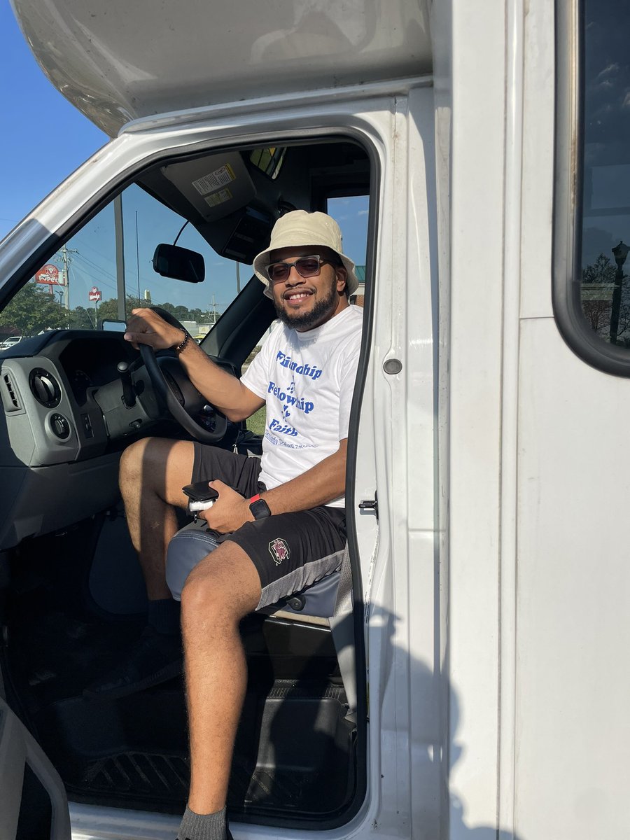 TajaiBreck's tweet photo. Helping those in need is what itโs all about. #TrueMinistry #WaterDrive #JacksonMS https://t.co/hGHUxVa9pD