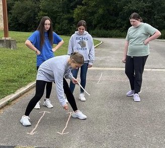 bledsoesucks's tweet photo. Bledsoe students putting arrows on the ground so the roaches know where their classes are at https://t.co/4wcv0527LS