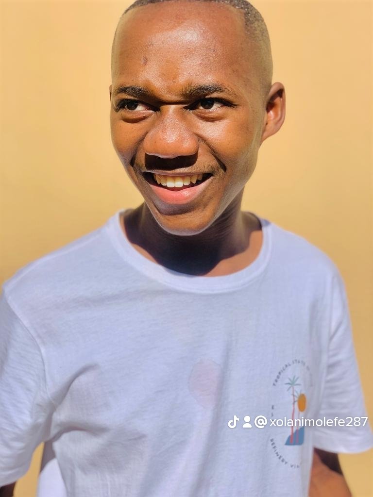 xolanimolefe5's tweet photo. Am Xolani From Durban Umlazi ❤️❣️ https://t.co/JNxz6nmSoZ