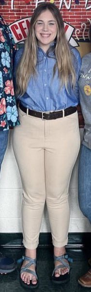 bledsoesucks's tweet photo. lillie, you are not slaying with those pants pulled all the way up to ur ears and ur toes are lowkey scary😭
put them dawgs away now pls https://t.co/Fr19b7NN5U