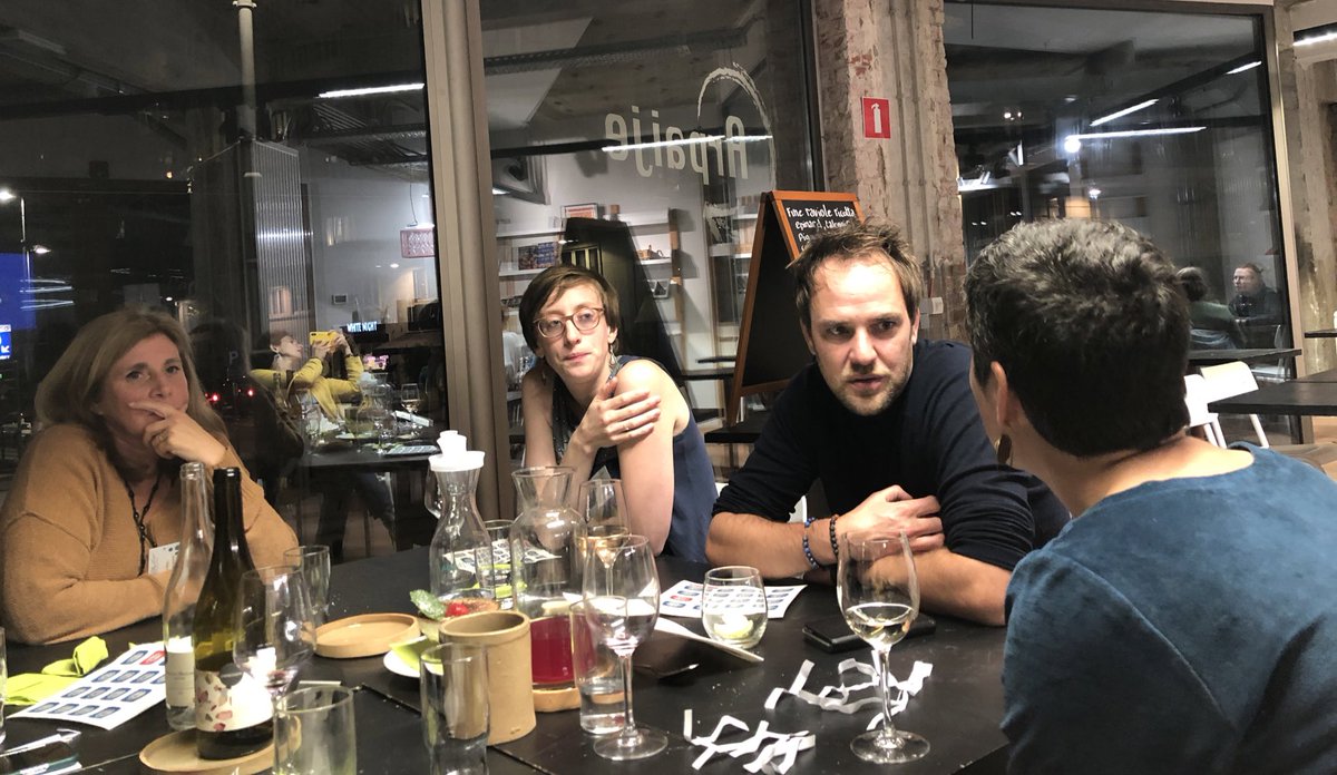 ConsomactionBe's tweet photo. Chouette ambiance entre les membres 😜 Ça parle Zéro Déchet, consignes et jouets végétaux (🤪😅)
#zerodechet #madeinbelgium #consomaction https://t.co/ReQZq8buWD