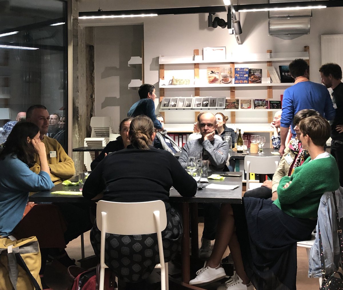 ConsomactionBe's tweet photo. Chouette ambiance entre les membres 😜 Ça parle Zéro Déchet, consignes et jouets végétaux (🤪😅)
#zerodechet #madeinbelgium #consomaction https://t.co/ReQZq8buWD