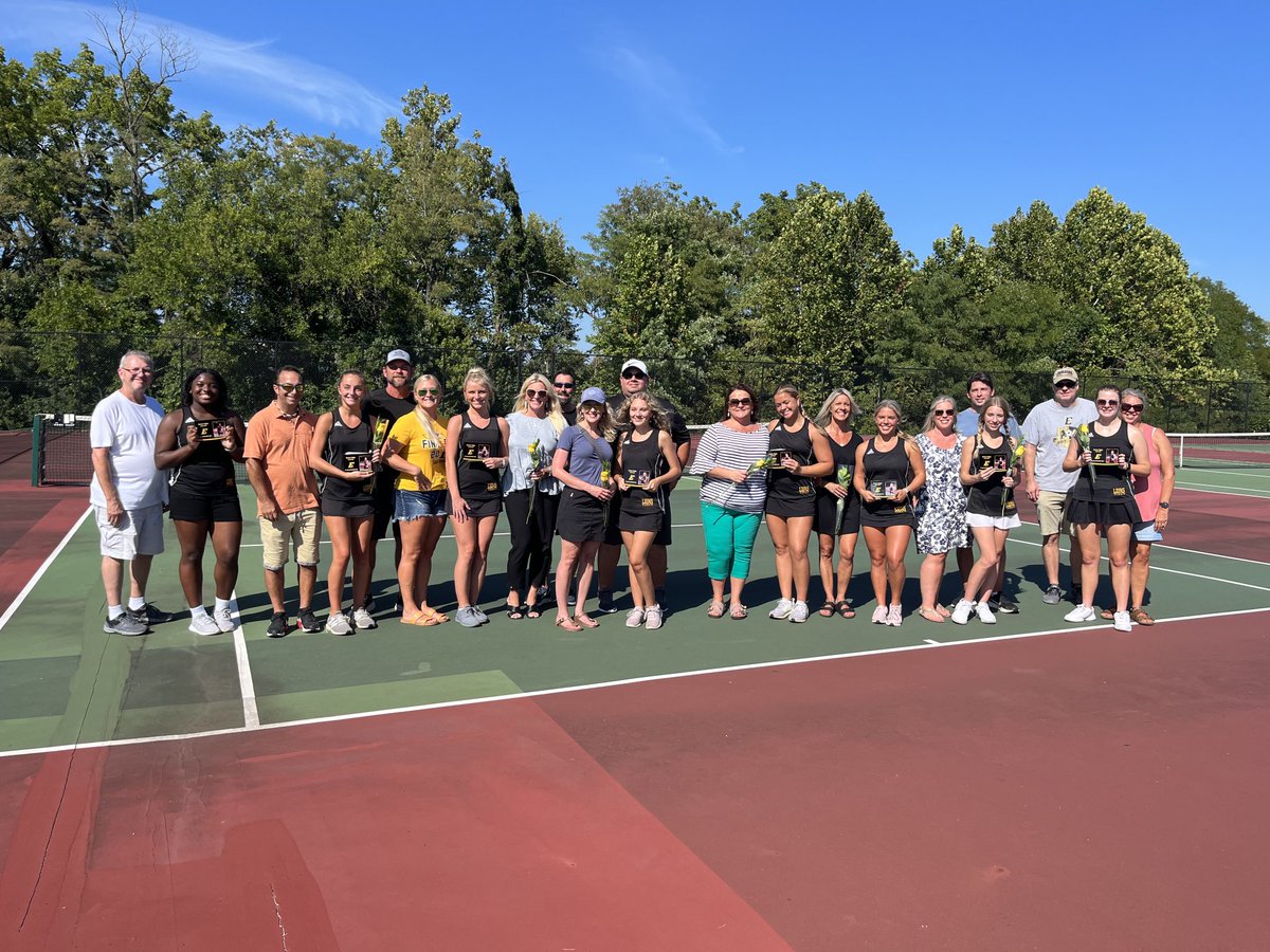 fzeactivities's tweet image. Thank you seniors! #manyprogramsonepridE