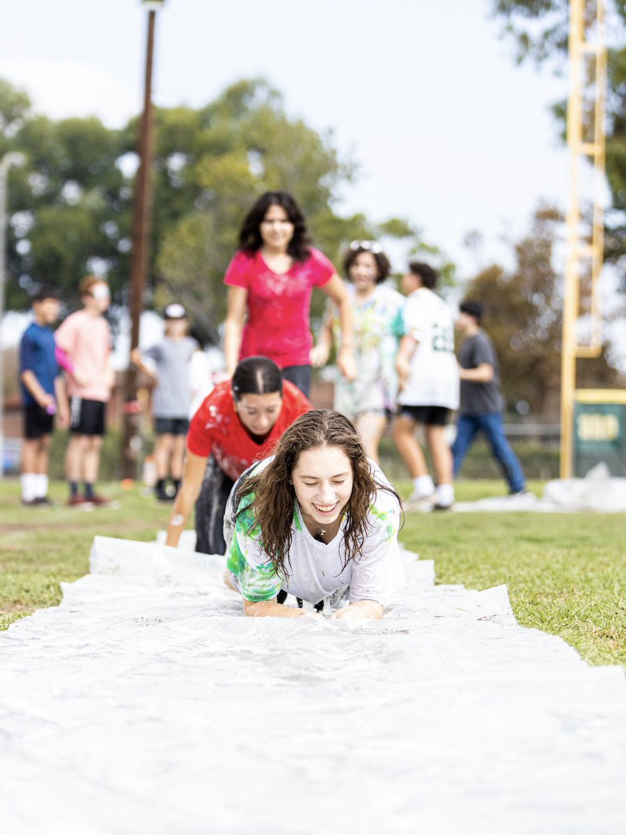 StAnthonySAINTS's tweet photo. Last Friday, ASB organized the Freshman/Senior Picnic where they played different games, went down a Slip'n Slide, and had a picnic lunch together. Afterwards, the Juniors played the Seniors in our Annual Powder Puff game! It was a fantastic day to be out in the sun. 🌞 💜 https://t.co/p0C0gOXJS8