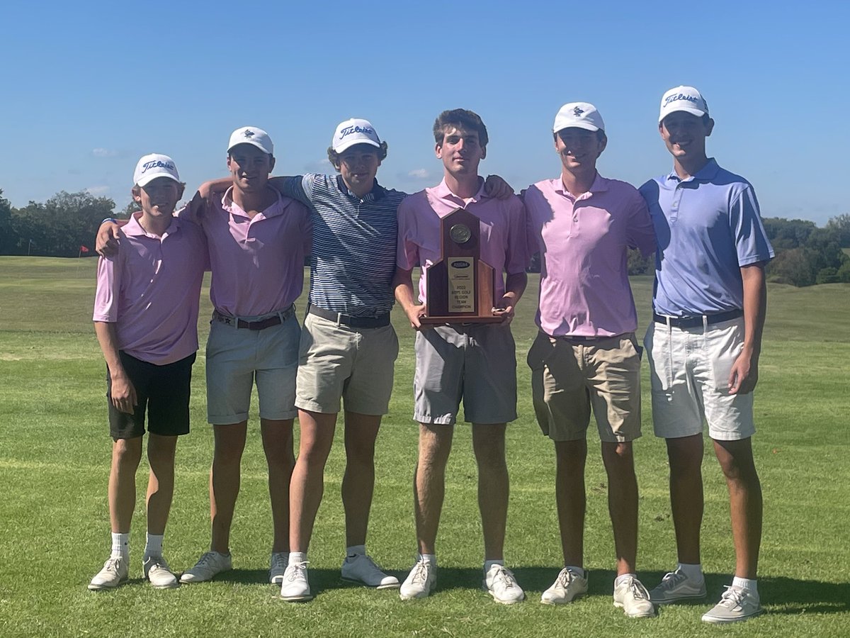hhsbluebirdies's tweet photo. 2022 8th Region Champs, 3 in a row.  @ShickHank won the Individual Title with a score of even par (72). @Joelcraft21 finished 4th. @fthhsathletics @EvanDennison1 @JWeberSports https://t.co/GFGtC2BE01