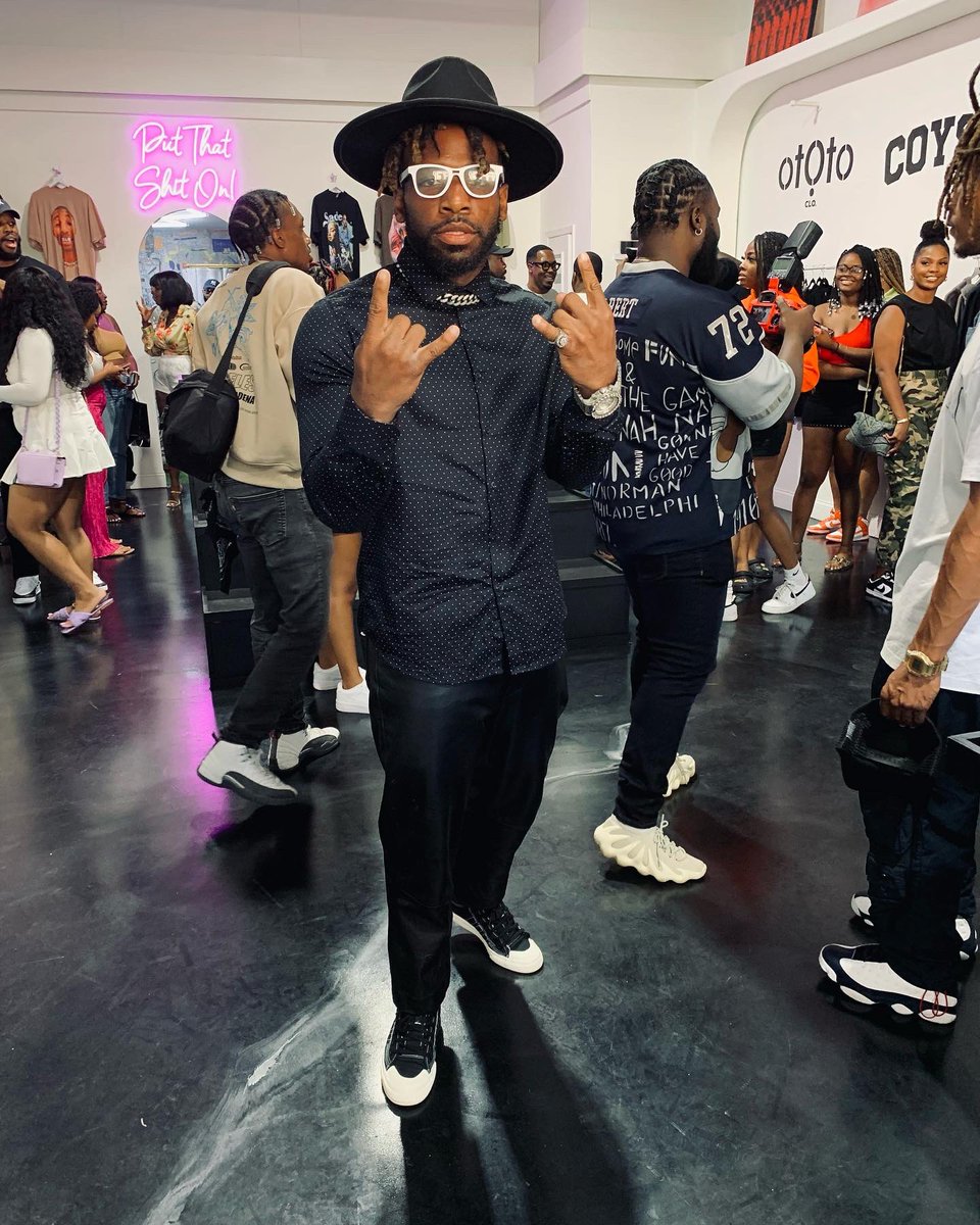 VariBlessed's tweet photo. I was in Dallas for a lil minute now I’m ⬅️ in 🏙.. 

#MrBrewsterHarlem 👨🏾‍💼 🛑 
#FreeCMitch 🔐🦍 ❤️ 
#ScottieTooHottieAlbumSoon 💿 🚀
#SurfGang2022🏄🏾‍♂️🏄🏽‍♀️🤙🏾🎱 https://t.co/thyC1C5tnn