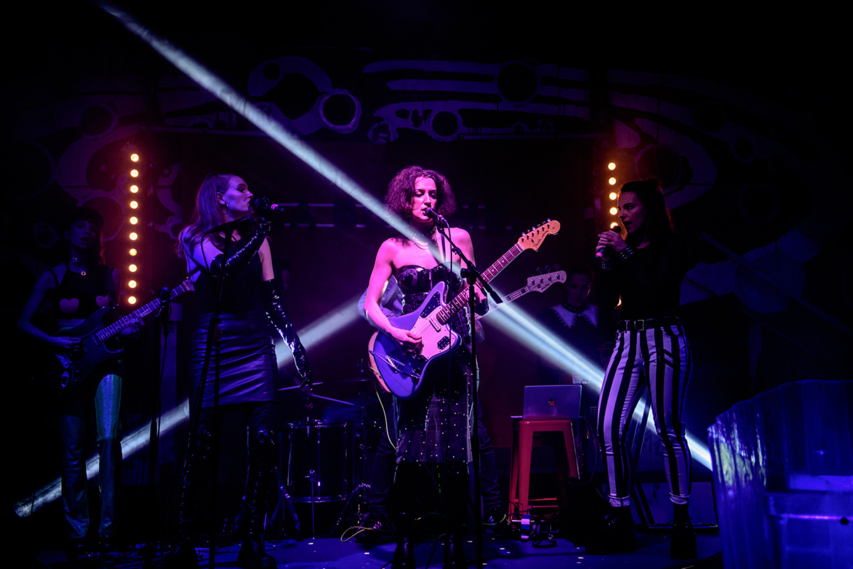 Nächste Woche gibts Ungewöhnliches, wenn auch schon Dagewesenes im Meier: GLANZ&amp;KRAWALL geben  ihre Musiktheater-Performance LA BOHÈME SUPERGROUP zum Besten, zeitgemäßen Update des Puccini-Klassikers. Links zum VVK für alle 3 Vorstellungen (DO,FR &amp; SA): tinyurl.com/bohemme