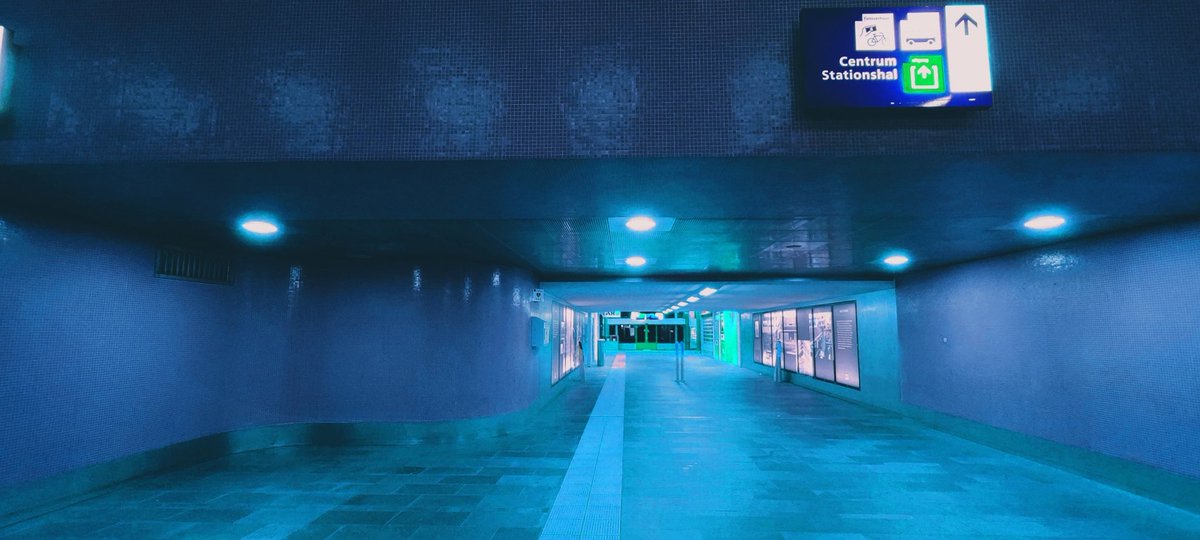 peeanopijloo's tweet photo. 'One Of Those Stations' #ストリートフォトグラフィー #cyberpunk #nftphotography #photographer #architecture #photography #streetphotography #anime #architecturephotography #dontwanttosaygoodbye #fridaymorning #intotheblue #samsunggalaxys20fe #blueonblue #photographylovers 💙💙💙 https://t.co/j8xINPxtlK