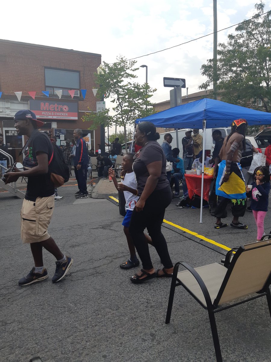 Collectivegrou1's tweet photo. Keele and Eglinton West 3rd Cultural hotspot was a sucess ending.  Always great seeing the positive family vibes and stage performers showcasing their talents. Thank you to @YorkBIA and @keresidents Leighana from the @Collectivegrou1 and all the amazing partners.. https://t.co/zH0M5q3qzu