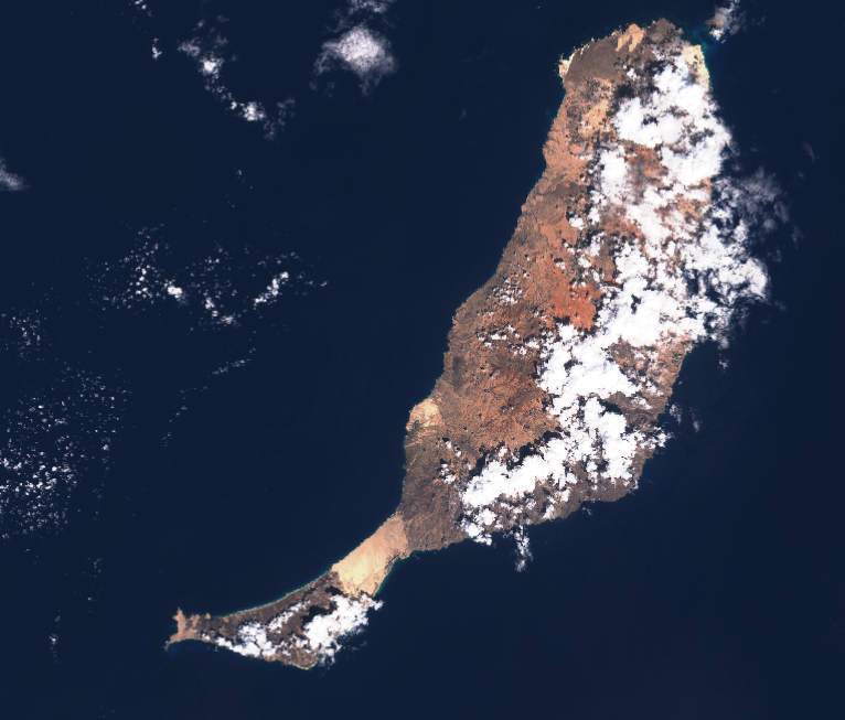 CharlesTroupin's tweet photo. #Lanzarote and #Fuerteventura seen by Sentinel-2 this afternoon, convective clouds gave some rain over the islands. https://t.co/J0I824vs90
