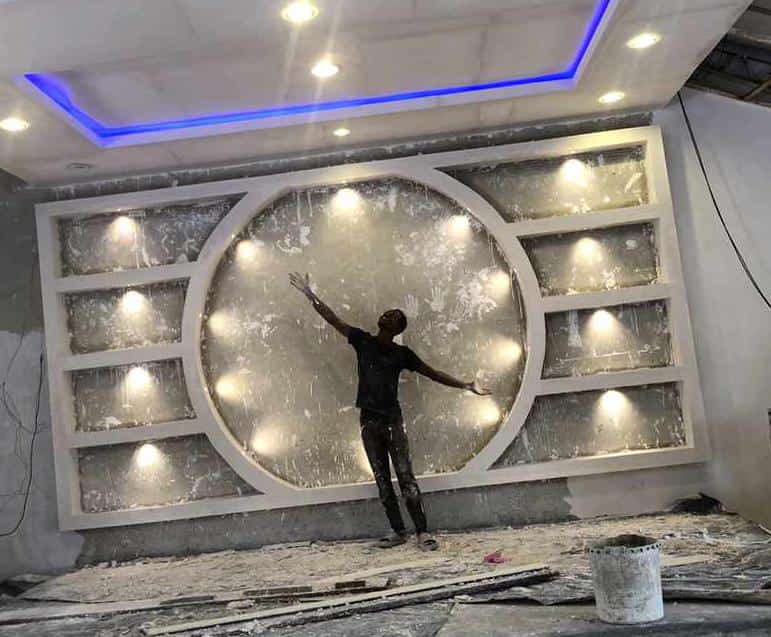 Omo_oni_POP's tweet photo. We do all kinds of Interior and Exterior Designs from Wall Screeding &amp; Painting to POP Ceiling, Artworks ( Pillar, Window, Arc,Parapet),Wainscoting &amp; TV-Console.

For enquiries &amp; to check our catalog: https://t.co/L7G97A6GaL

MC Oluomo Sheggz Zenith Bank Ikeja #WalletSafeWorkshop https://t.co/R36cTOyEsO