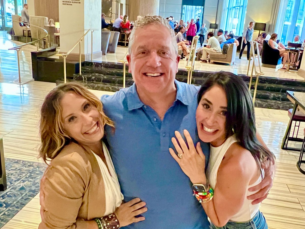 OvationEventsUS's tweet image. Some of our favorite behind the scenes photos from CEMA! We are a strong team and the in-person time we get together is priceless. We are blown away by the interest that's been expressed in MARQUEE and UNIfy - and as always, there is more to come! 
#TeamOVATION #innovation