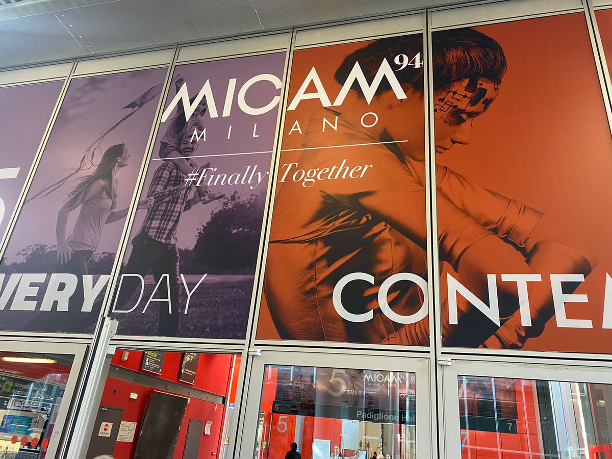 ITAMexico_'s tweet photo. Ayer inició #micam y #mipel. 
Empresarios mexicanos 🇲🇽 presentes y listos para ver ultimas novedades y hacer negocios. 
Del 18 al 23 Septiembre en Milán, 🇮🇹 @ItalyinMEX  #calzado #piel #bolsas #moda #tendencias2022 
Para saber más👉https://t.co/0V36lWNV6r https://t.co/XdpubU9kD1