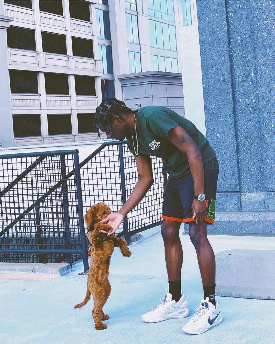 SaintKhamal's tweet photo. Bro outside with me. #MatchThisEnergy https://t.co/ZRdJmlMrgQ