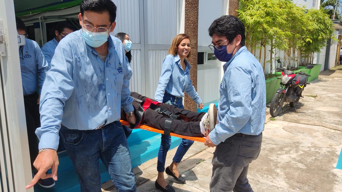 esiapi_oficial's tweet photo. El día de hoy, como medida predictiva y cultural se llevo a cabo el simulacro de sismo y rescate de personas en las instalaciones de la Escuela Superior de Ingeniería ubicadas en Coatzacoalcos, fomentando la cultura de prevención.
#SimulacroNacional2022 https://t.co/XOyV1dsJCl