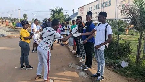 PierreKongo_'s tweet photo. Construire un monde nouveau et durable.#worldcleanupday2022  @RFAEDD @LetsDoItWorld @GuellyR  
#TT228
#nettoyage
#Agoe
#Déchets https://t.co/TC9VrnGdXY