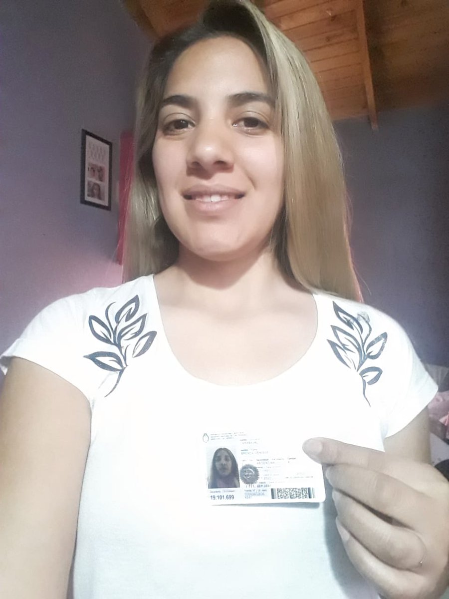 iadepp's tweet photo. Brenda tiene su DNI🙌Después de una vida sin documento que acredite su identidad jurídica, Brenda recibió su DNI ésta tarde. “Cuesta pero se puede”, comenta y motiva a quienes atraviesan los juicios de inscripción tardía. 

(Sigue abajo) https://t.co/TljQkolas0