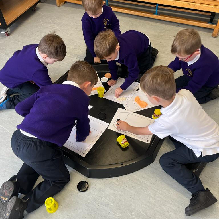 FrancisStSchool's tweet image. Teamwork fun in Junior Infants… we are so proud of our newest pupils &amp;amp; how they have settled in to life at #franner #school #juniorinfants