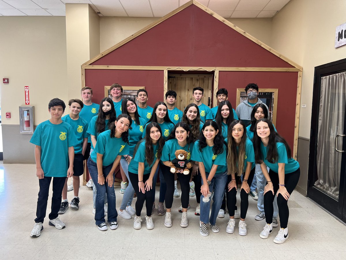 FFA_Memorial's tweet photo. @FFA_Memorial had a great day at Area 10 Greenhand Leadership Camp!!  Looking forward to all this group will do over the next few years! @Pride_Mustangs @McAllenISDCTE @McAllenISD https://t.co/5aX5KPvuaP