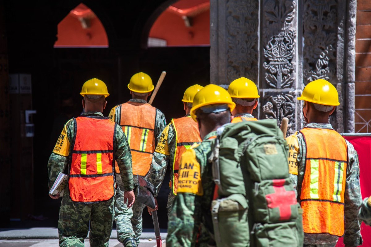 GobTlaxcala's tweet photo. Ante el sismo de magnitud 7.4 registrado a las 13:05 horas tiempo del centro de México, con epicentro en el sur de Coalcomán, Michoacán, la @CEPC_TLAXCALA activó los protocolos de prevención y atención en la entidad, por lo que la #RMPC realiza recorridos.
https://t.co/IRuPFQMgIC https://t.co/12mX9V4Qjt