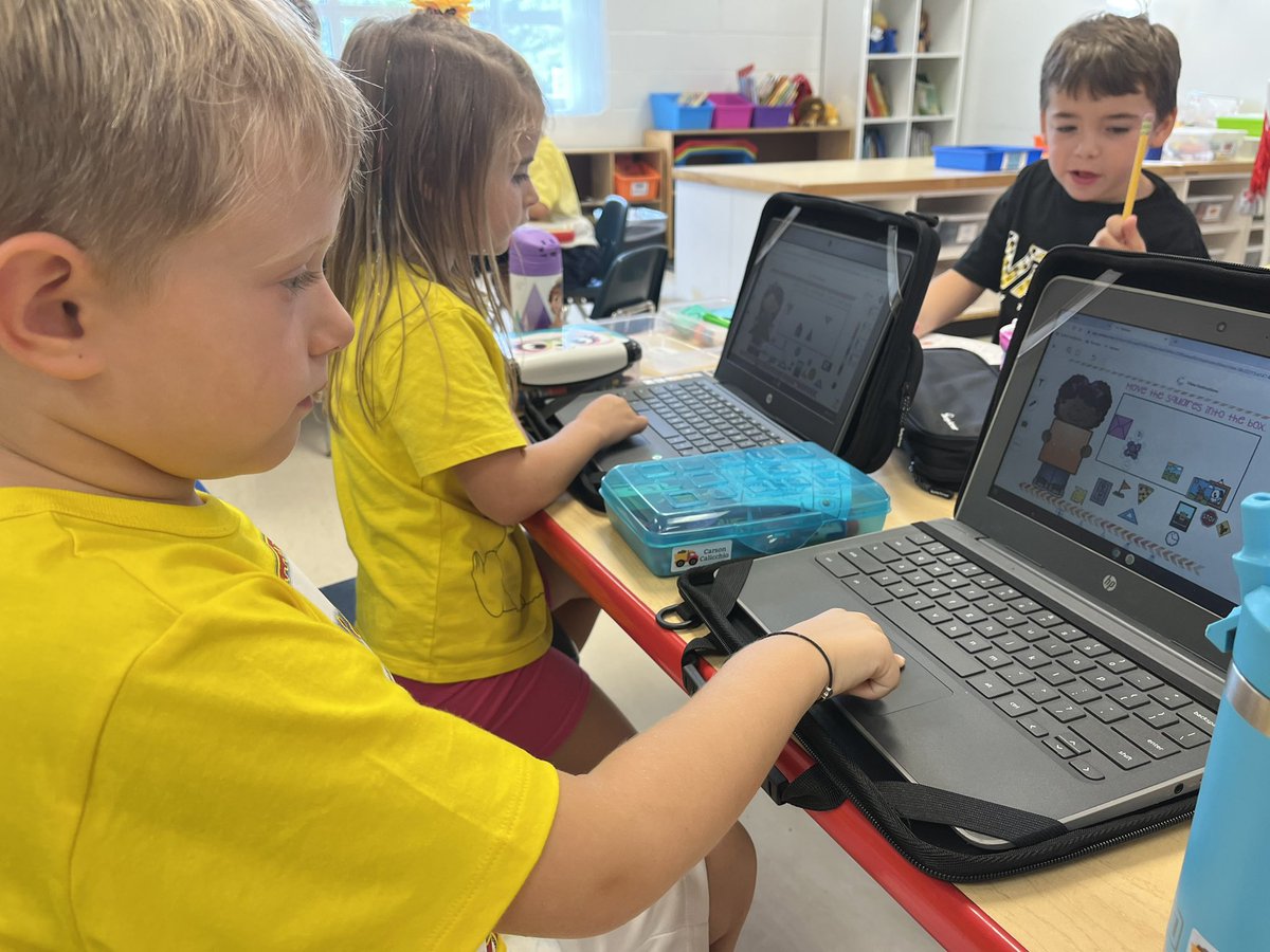 Mrs_LewisCFES's tweet photo. Week 3 of K and we are independently logging in to and navigating the chrome books! Winning! 🎉🙌🏻💻 https://t.co/yzTKKsNEta
